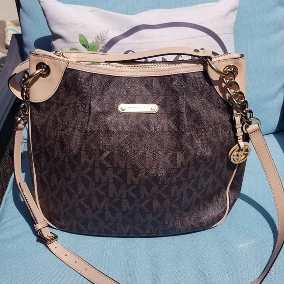 Michael Kors Collection Handbags - Michael Kors Jet Set Signature Shoulder Bag